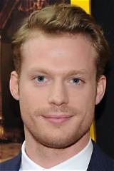 Is Sam Reid Currently in a Romantic Relationship?